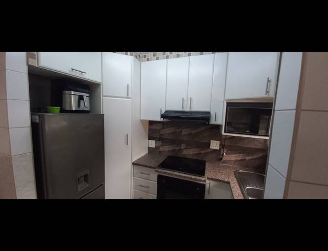 2 BEDROOM FLAT FOR SALE IN MORNINGSIDE